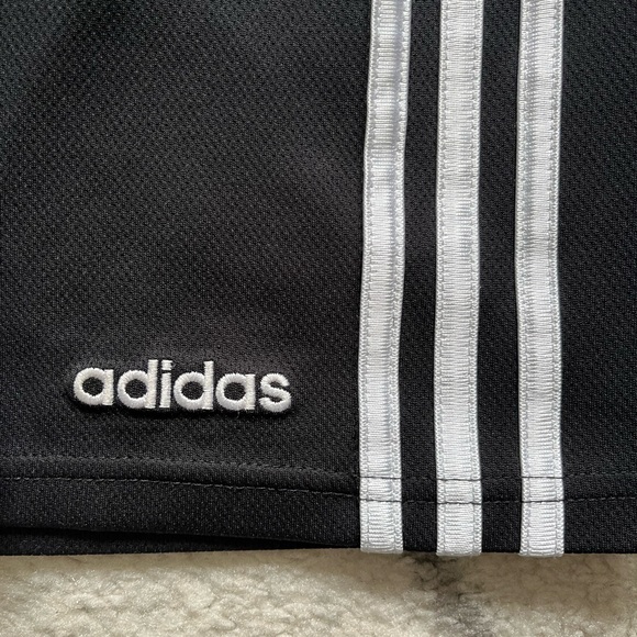 Adidas short set - Picture 3 of 5